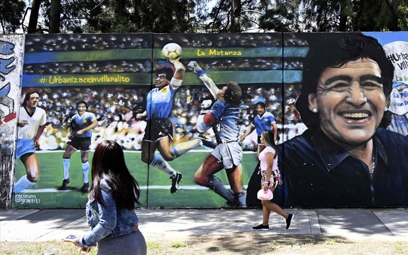 Maradona là ai và sự nghiệp thi đấu đỉnh cao của huyền thoại này?